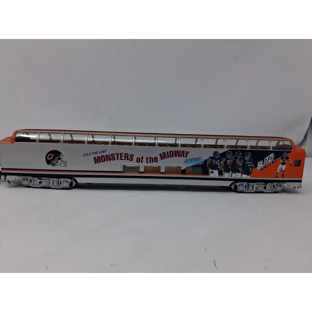 Bachmann HO Scale Chicago Bears Monsters of the Midway Train Locomotive & Car. X